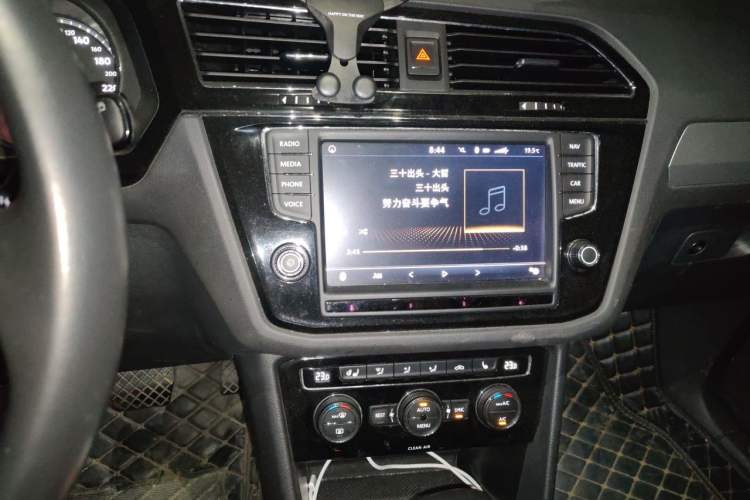 Used Volkswagen Tiguan L 2018 330TSI Automatic Two-Wheel Drive Flagship Edition Audio And AC Panel