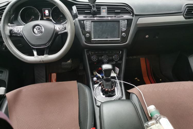 Used Volkswagen Tiguan L 2018 Revised Version 380TSI Automatic All-Wheel Drive Luxury Edition Center Console