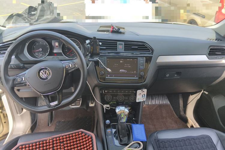 Used Volkswagen Tiguan L 2018 Facelift 330TSI Automatic Two-Wheel Drive Luxury Edition Center Console