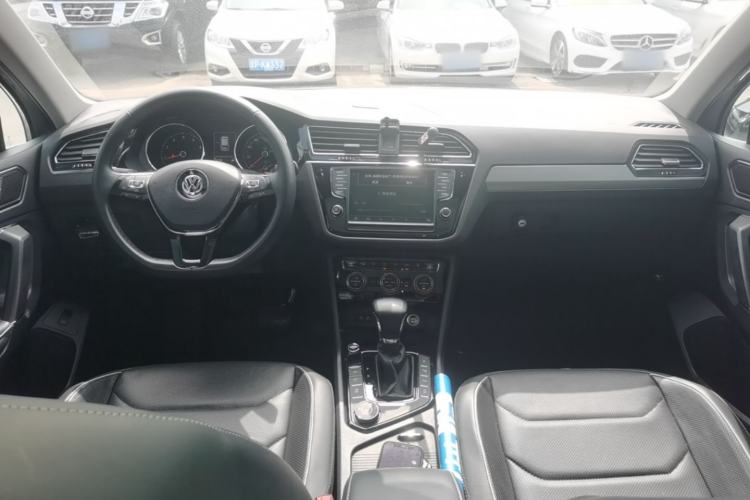 Used Volkswagen Tiguan L 2018 380TSI Automatic All-Wheel Drive Flagship Edition Center Console