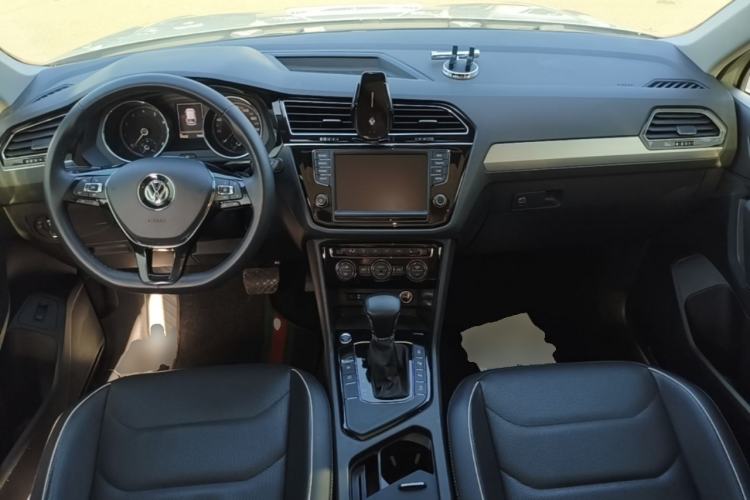 Used Volkswagen Tiguan L 2018 330TSI Automatic Two-Wheel Drive Flagship Edition Center Console