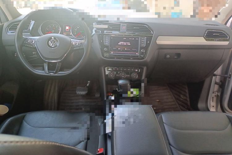 Used Volkswagen Tiguan L 2018 330TSI Automatic Two-Wheel Drive Luxury Edition Center Console