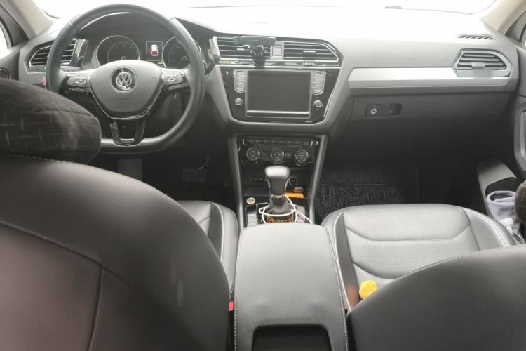 Used Volkswagen Tiguan L 2018 330TSI Automatic Two-Wheel Drive Flagship Edition Center Console