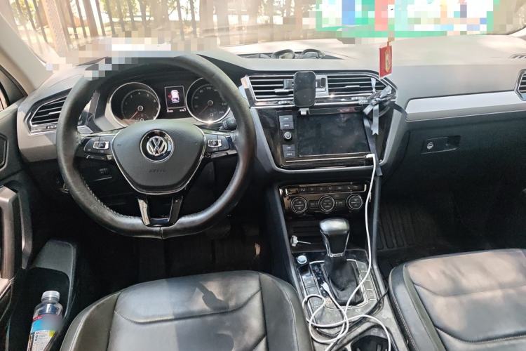 Used Volkswagen Tiguan L 2018 Facelift 330TSI Automatic Two-Wheel Drive Luxury Edition Center Console