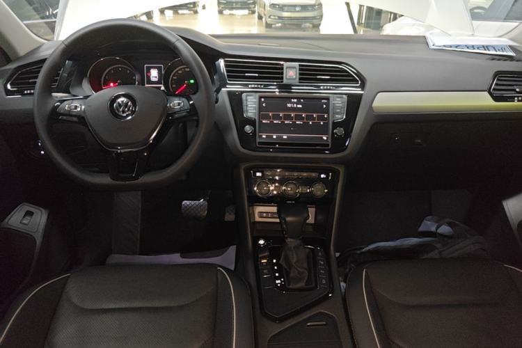 Used Volkswagen Tiguan L 2018 330TSI Automatic Two-Wheel Drive Flagship Edition Center Console
