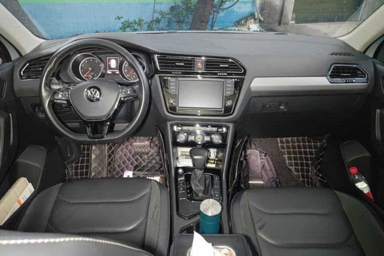Used Volkswagen Tiguan L 2018 330TSI Automatic Two-Wheel Drive Luxury Edition Center Console