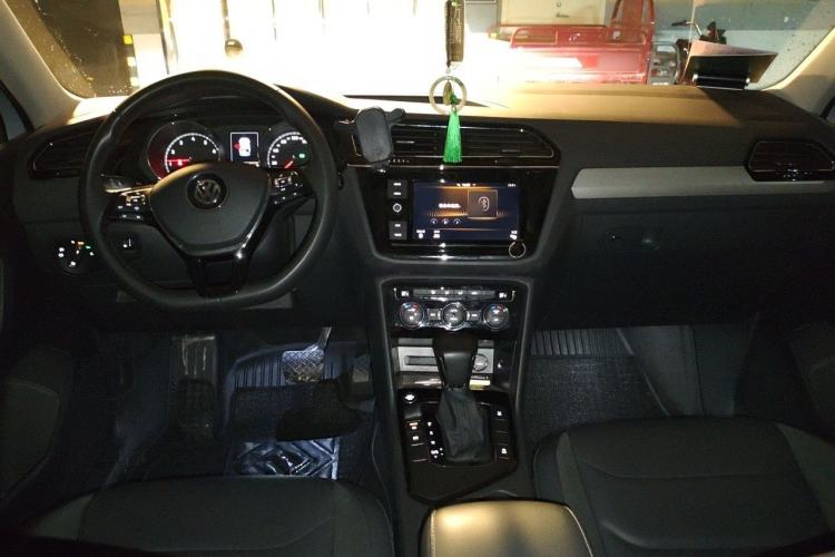 Used Volkswagen Tiguan L 2018 280TSI Automatic Two-Wheel Drive Comfort Edition Center Console