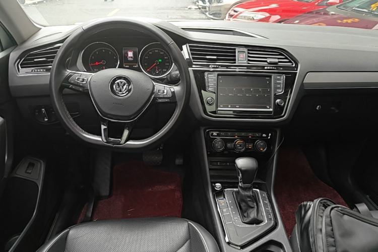 Used Volkswagen Tiguan L 2018 330TSI Automatic Two-Wheel Drive Flagship Edition Center Console