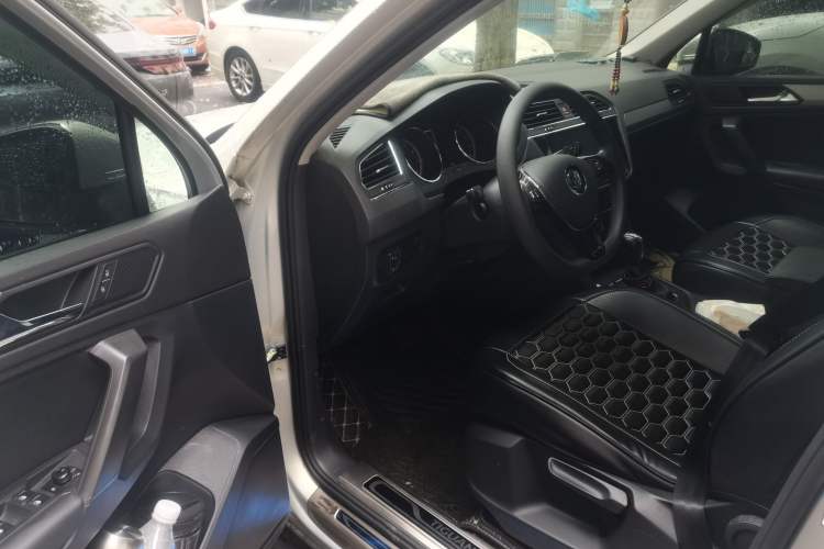 Used Volkswagen Tiguan L 2018 330TSI Automatic Two-Wheel Drive Luxury Edition Driver Seat