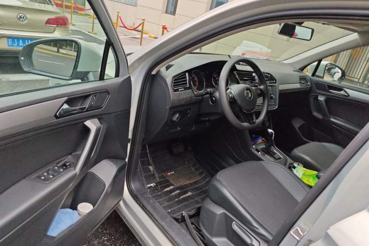 Used Volkswagen Tiguan L 2018 Revised Version 330TSI Automatic Two-Wheel Drive Trendy Edition Driver Seat