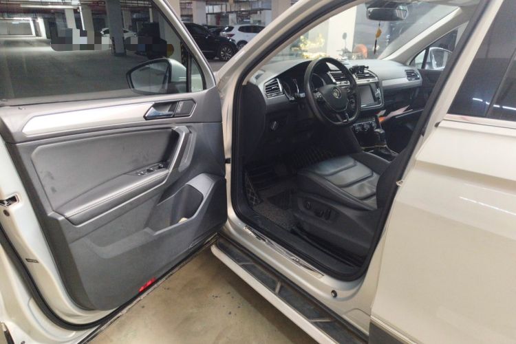 Used Volkswagen Tiguan L 2018 330TSI Automatic Two-Wheel Drive Luxury Edition Driver Seat