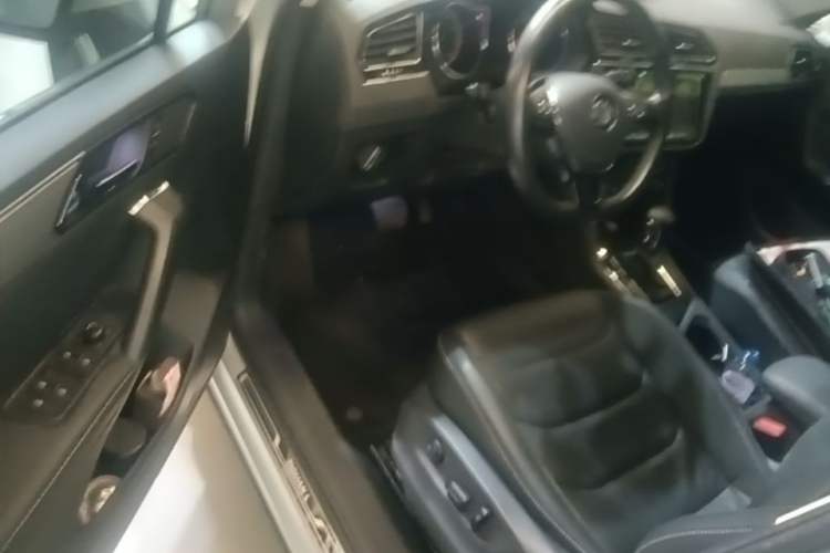 Used Volkswagen Tiguan L 2018 Revised Version 330TSI Automatic Two-Wheel Drive Comfort Edition Driver Seat