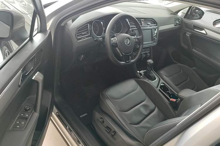 Used Volkswagen Tiguan L 2018 330TSI Automatic Two-Wheel Drive Luxury Edition Driver Seat