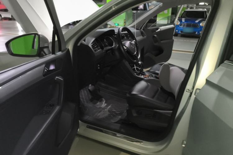 Used Volkswagen Tiguan L 2018 330TSI Automatic Two-Wheel Drive Luxury Edition Driver Seat