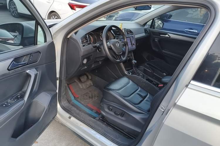 Used Volkswagen Tiguan L 2018 330TSI Automatic Two-Wheel Drive Luxury Edition Driver Seat