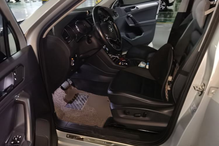 Used Volkswagen Tiguan L 2018 Facelift 330TSI Automatic Two-Wheel Drive Luxury Edition Driver Seat