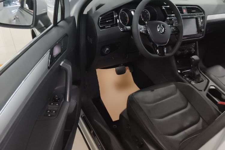 Used Volkswagen Tiguan L 2018 330TSI Automatic Two-Wheel Drive Luxury Edition Driver Seat