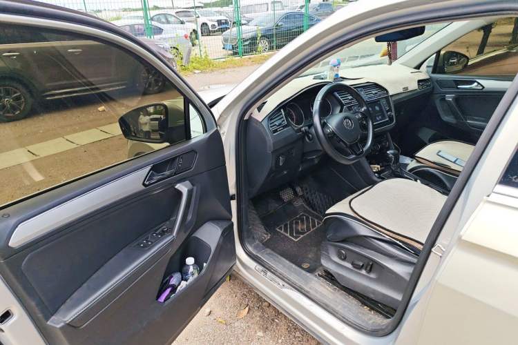 Used Volkswagen Tiguan L 2018 330TSI Automatic Two-Wheel Drive Comfort Edition Driver Seat