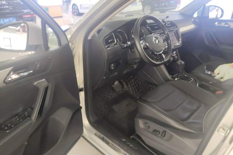Used Volkswagen Tiguan L 2018 Facelift 330TSI Automatic Two-Wheel Drive Luxury Edition Driver Seat