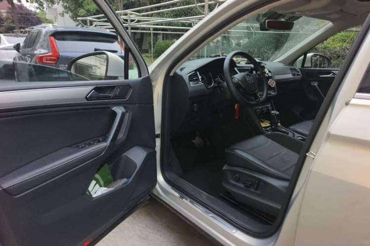 Used Volkswagen Tiguan L 2018 Facelift 330TSI Automatic Two-Wheel Drive Luxury Edition Driver Seat