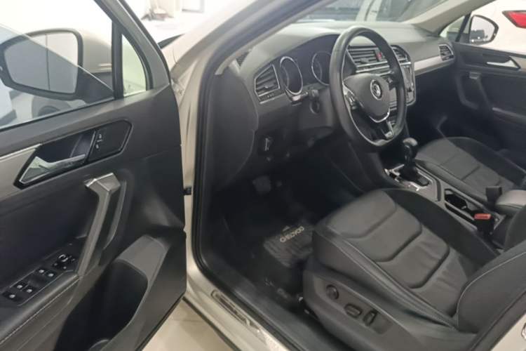 Used Volkswagen Tiguan L 2018 330TSI Automatic Two-Wheel Drive Luxury Edition Driver Seat