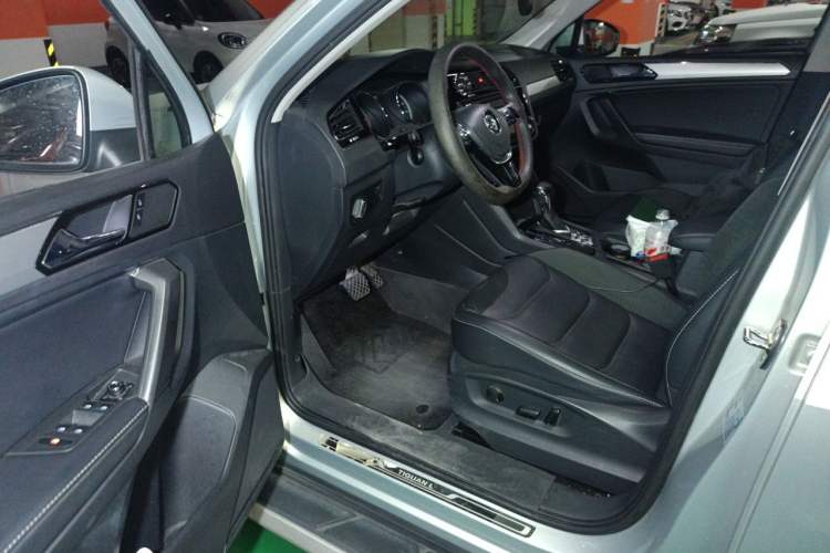 Used Volkswagen Tiguan L 2018 330TSI Automatic Two-Wheel Drive Luxury Edition Driver Seat
