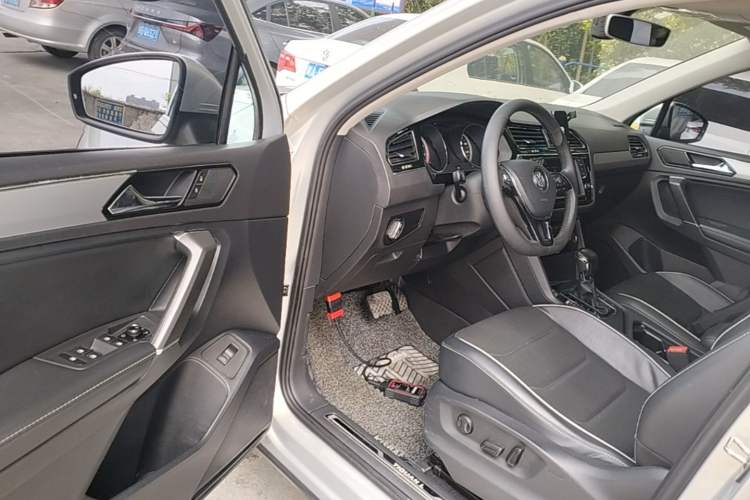 Used Volkswagen Tiguan L 2018 330TSI Automatic Two-Wheel Drive Flagship Edition Driver Seat