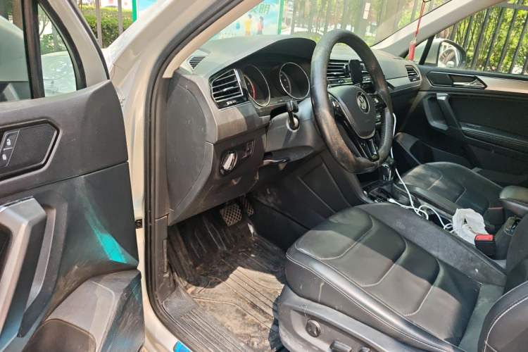 Used Volkswagen Tiguan L 2018 Facelift 330TSI Automatic Two-Wheel Drive Luxury Edition Driver Seat