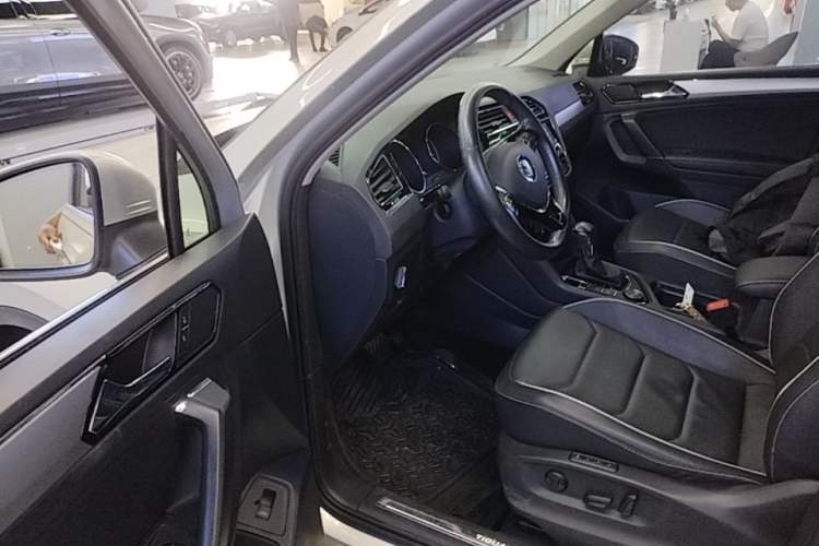 Used Volkswagen Tiguan L 2018 380TSI Automatic All-Wheel Drive Flagship Edition Driver Seat