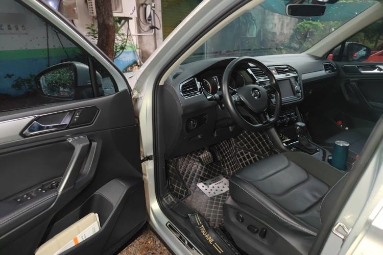 Used Volkswagen Tiguan L 2018 330TSI Automatic Two-Wheel Drive Luxury Edition Driver Seat