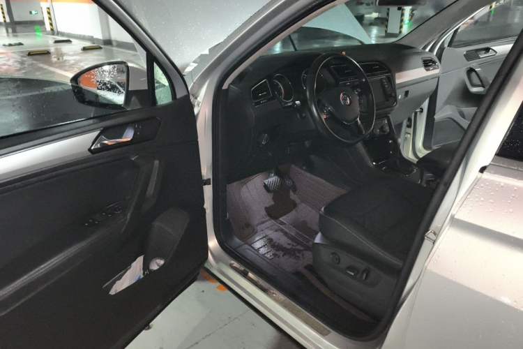 Used Volkswagen Tiguan L 2018 330TSI Automatic Two-Wheel Drive Comfort Edition Driver Seat