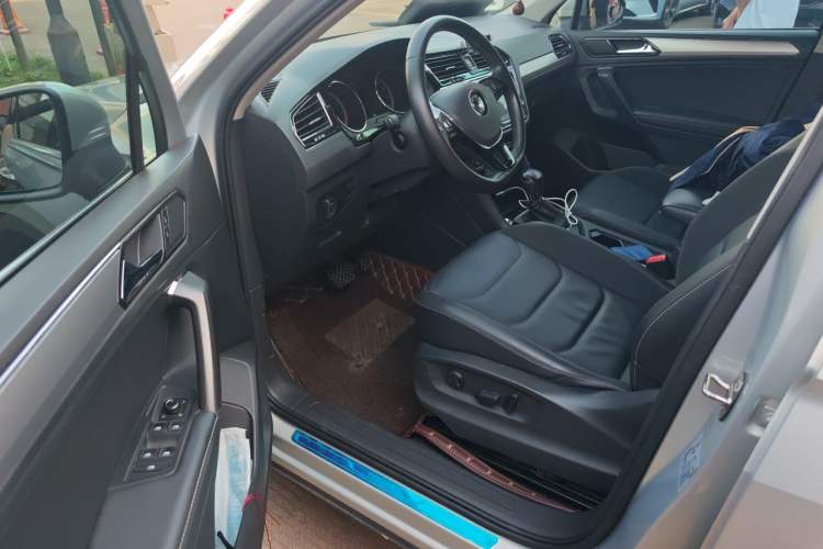 Used Volkswagen Tiguan L 2018 330TSI Automatic Two-Wheel Drive Comfort Edition Driver Seat