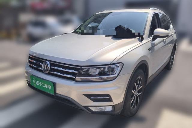Volkswagen Tiguan L 2018 Facelift 330TSI Automatic Two-Wheel Drive Luxury Edition مستعملة