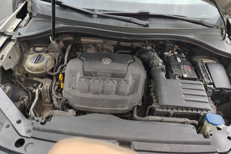 Used Volkswagen Tiguan L 2018 330TSI Automatic Two-Wheel Drive Luxury Edition Engine Bay