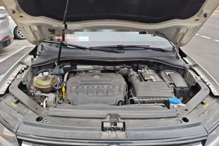 Used Volkswagen Tiguan L 2018 Revised Version 330TSI Automatic Two-Wheel Drive Trendy Edition Engine Bay