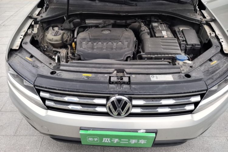 Used Volkswagen Tiguan L 2018 330TSI Automatic Two-Wheel Drive Luxury Edition Engine Bay