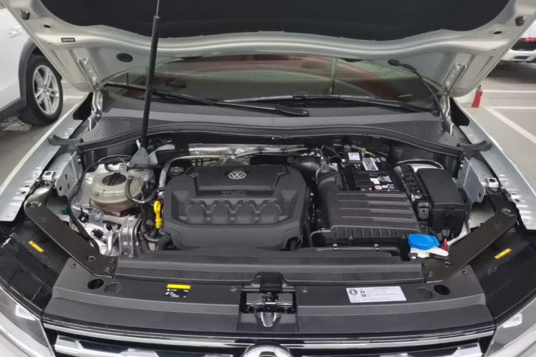 Used Volkswagen Tiguan L 2018 330TSI Automatic Two-Wheel Drive Luxury Edition Engine Bay