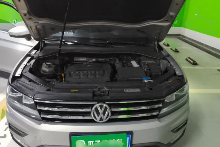 Used Volkswagen Tiguan L 2018 330TSI Automatic Two-Wheel Drive Luxury Edition Engine Bay