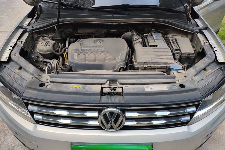 Used Volkswagen Tiguan L 2018 Revised Version 330TSI Automatic Two-Wheel Drive Comfort Edition Engine Bay
