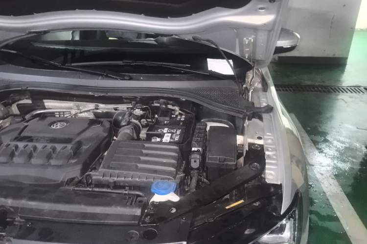 Used Volkswagen Tiguan L 2018 330TSI Automatic Two-Wheel Drive Luxury Edition Engine Bay Left