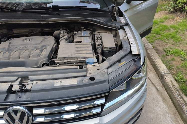 Used Volkswagen Tiguan L 2018 Revised Version 330TSI Automatic Two-Wheel Drive Comfort Edition Engine Bay Left