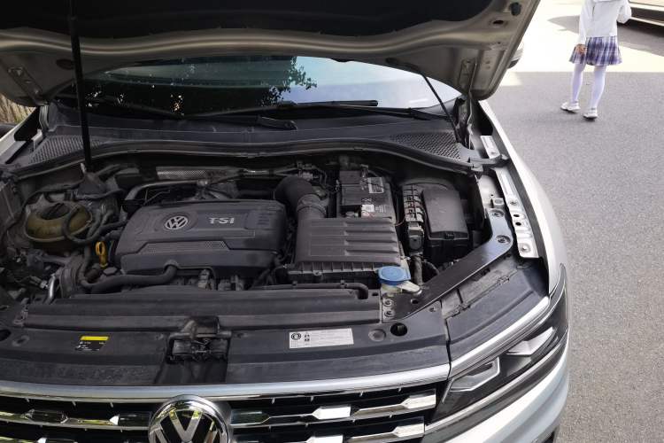 Used Volkswagen Tiguan L 2018 380TSI Automatic All-Wheel Drive Luxury Edition Engine Bay Left