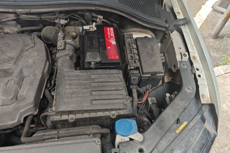 Used Volkswagen Tiguan L 2018 Revised Version 330TSI Automatic Two-Wheel Drive Comfort Edition Engine Bay Left