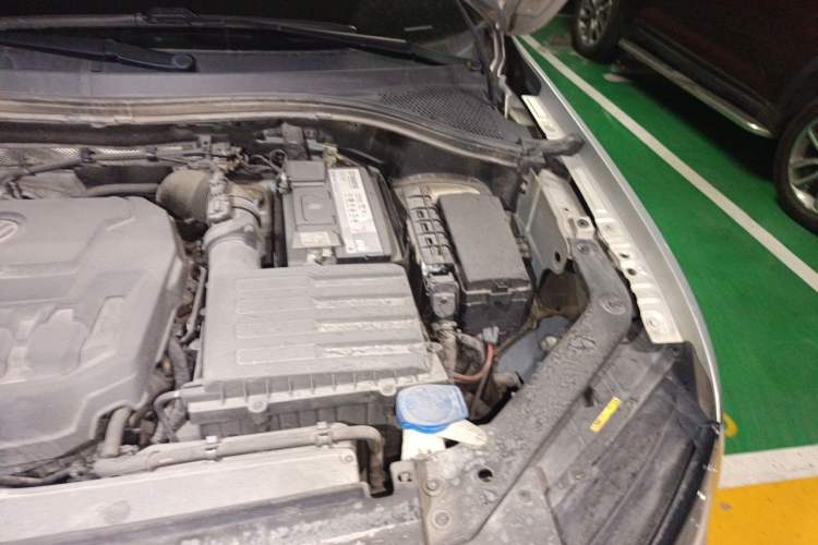 Used Volkswagen Tiguan L 2018 330TSI Automatic Two-Wheel Drive Luxury Edition Engine Bay Left
