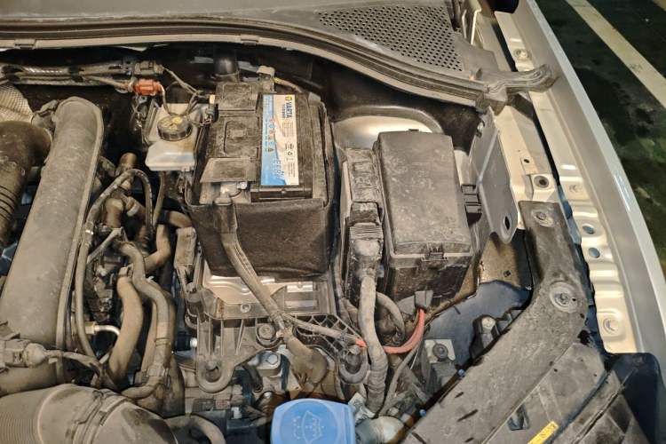 Used Volkswagen Tiguan L 2018 280TSI Automatic Two-Wheel Drive Comfort Edition Engine Bay Left