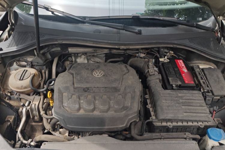 Used Volkswagen Tiguan L 2018 Revised Version 330TSI Automatic Two-Wheel Drive Comfort Edition Engine Bay