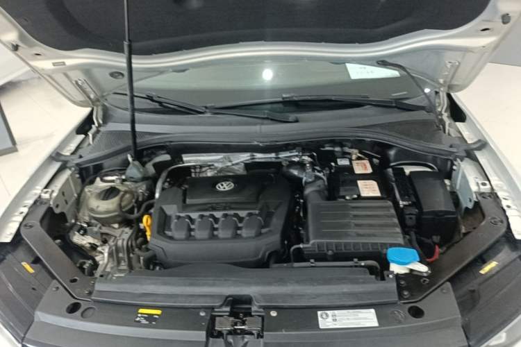 Used Volkswagen Tiguan L 2018 330TSI Automatic Two-Wheel Drive Luxury Edition Engine Bay