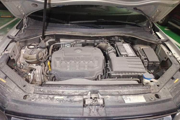 Used Volkswagen Tiguan L 2018 330TSI Automatic Two-Wheel Drive Luxury Edition Engine Bay