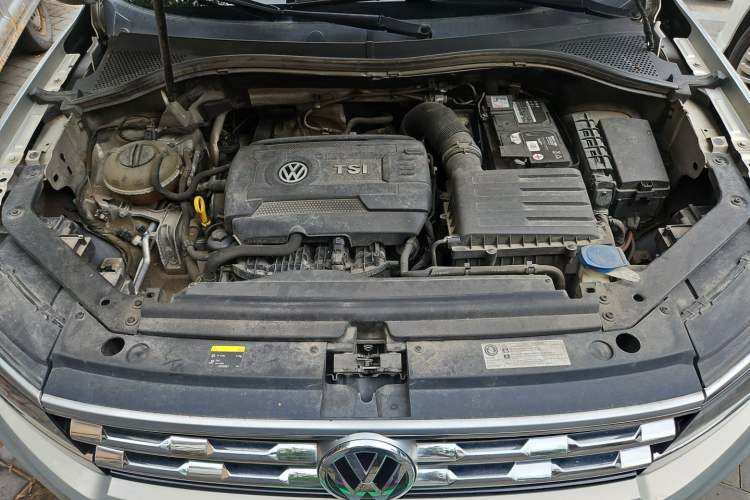 Used Volkswagen Tiguan L 2018 380TSI Automatic All-Wheel Drive Luxury Edition Engine Bay
