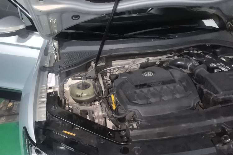 Used Volkswagen Tiguan L 2018 330TSI Automatic Two-Wheel Drive Luxury Edition Engine Bay Right